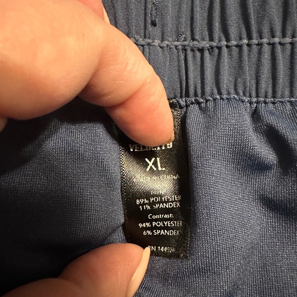 Women’s Gym shirts-size XL - Picture 3 of 4